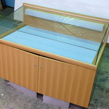 高知県の水泳選手　メダル展示ケース